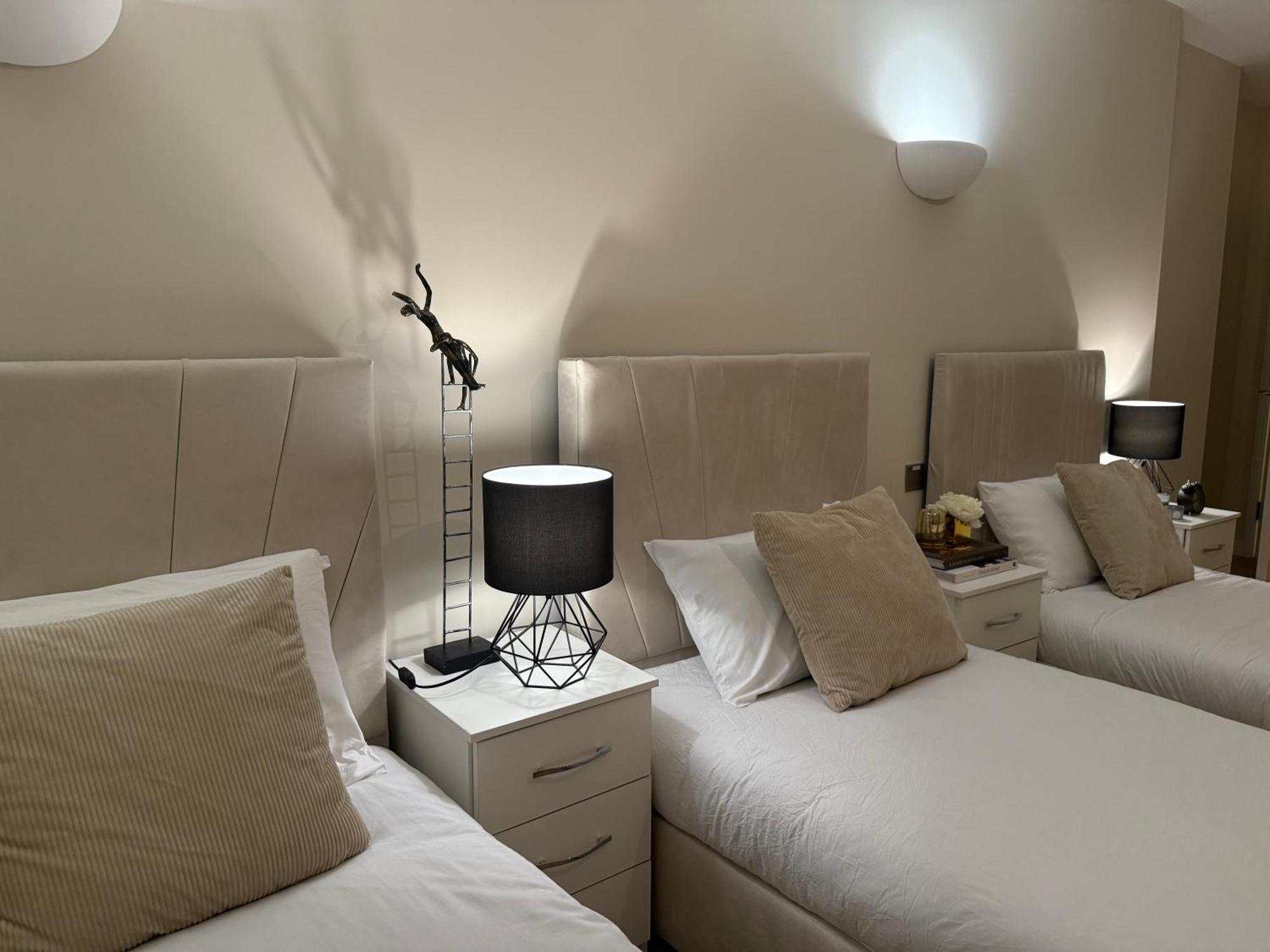 Baycroft House Apartment ลอนดอน ภายนอก รูปภาพ